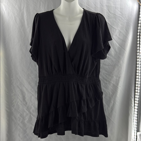 Torrid Black V-Neck Ruffle Top Torrid NWT - Picture 1 of 4